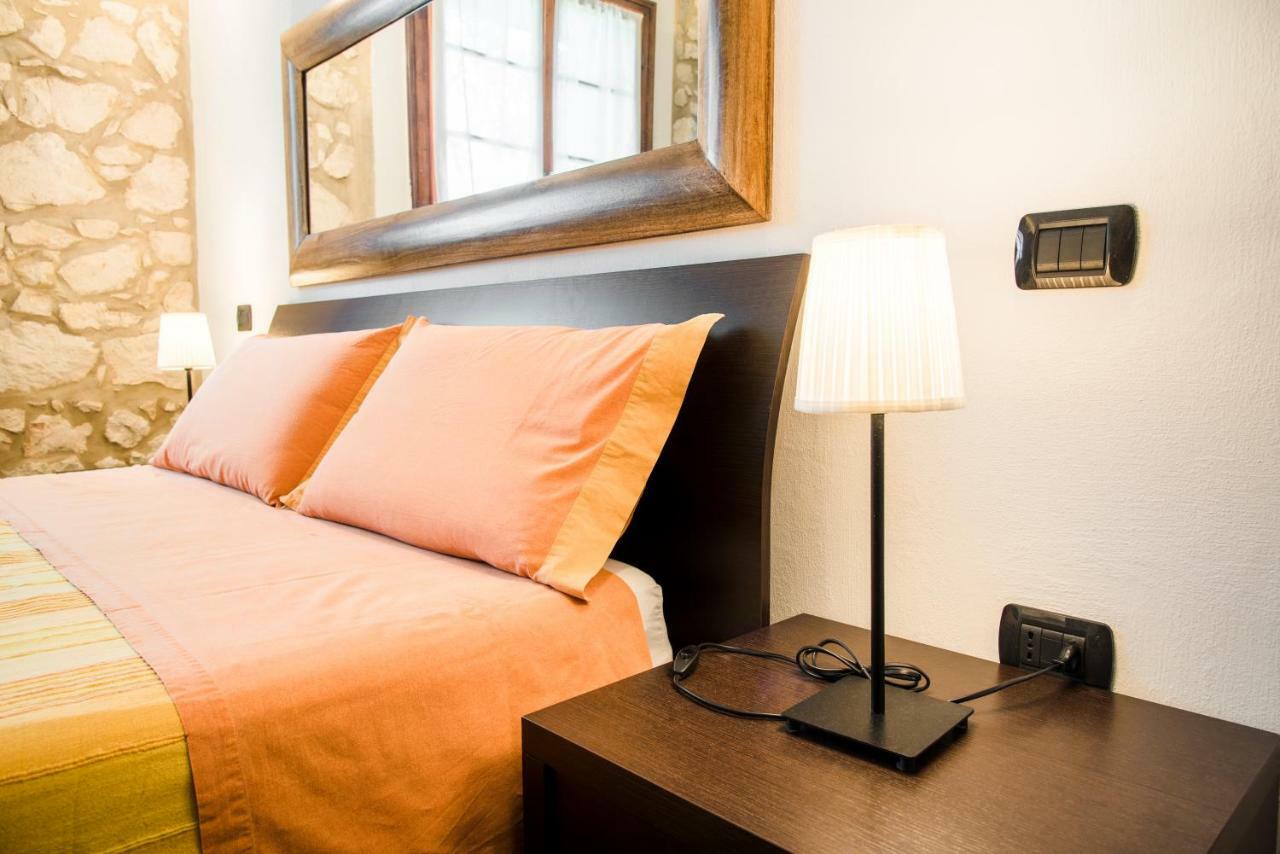 Relais Des Roches Bed & Breakfast Sona Exterior foto